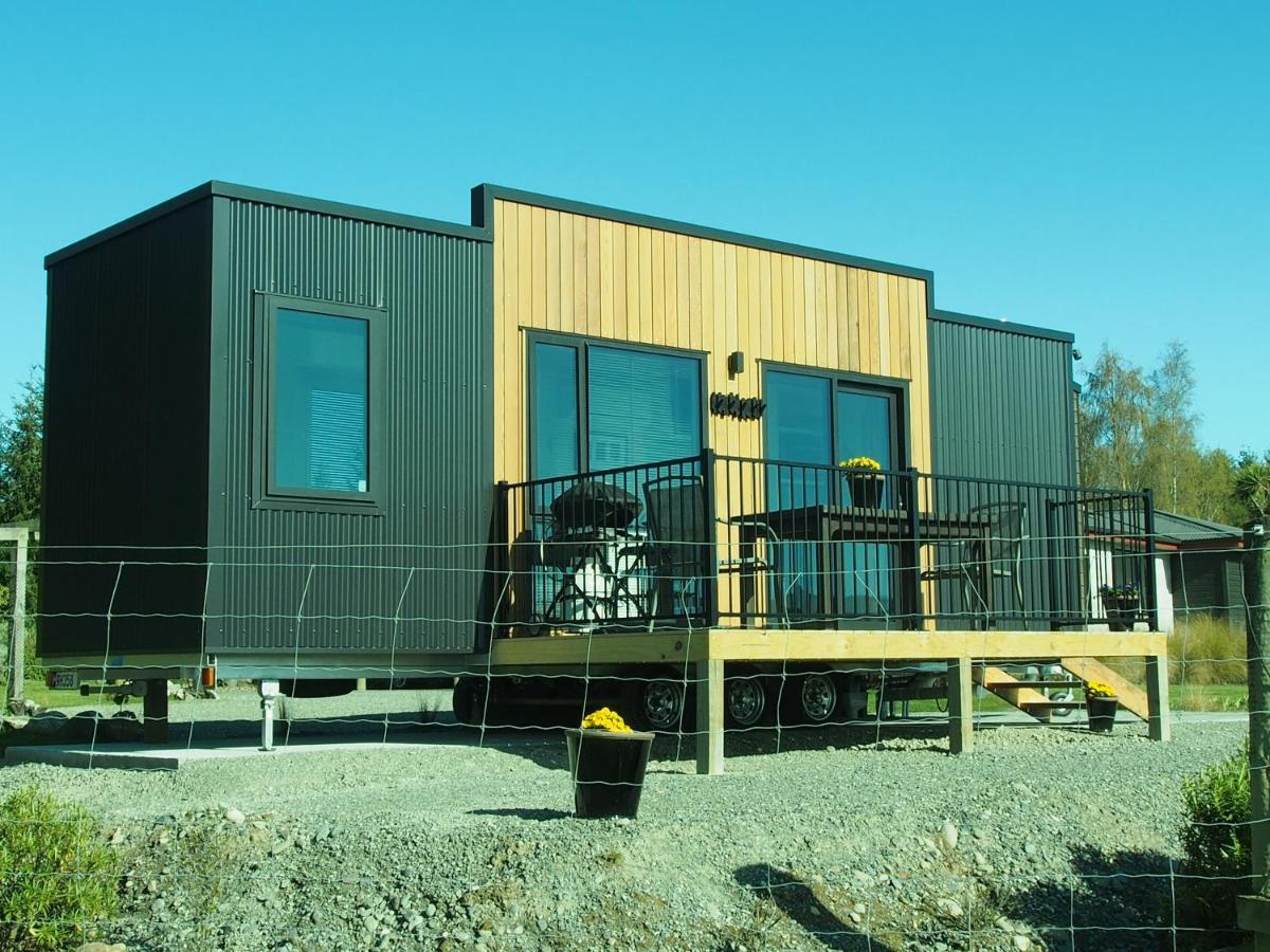 Boutique Tiny House - Te Anau Country Accommodation Eksteriør bilde