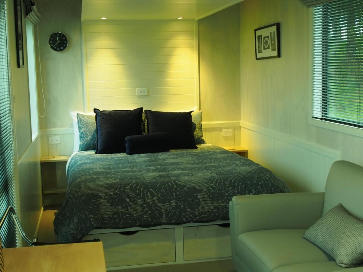 Boutique Tiny House - Te Anau Country Accommodation Eksteriør bilde