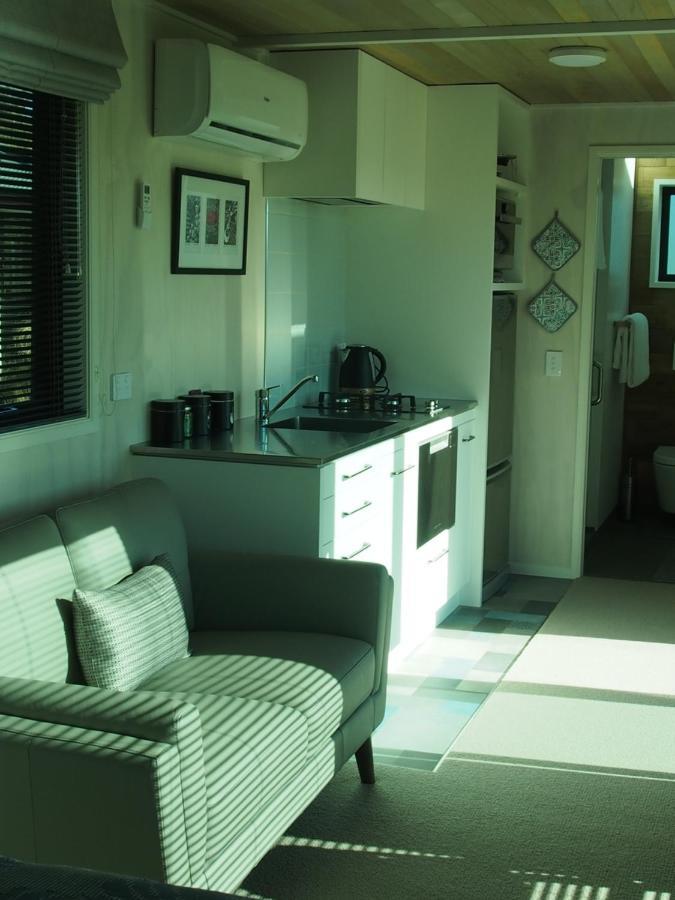 Boutique Tiny House - Te Anau Country Accommodation Eksteriør bilde
