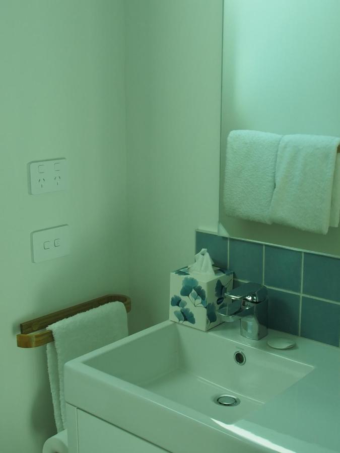 Boutique Tiny House - Te Anau Country Accommodation Eksteriør bilde